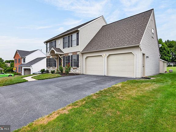 2nd image of 7 Marquis Ct