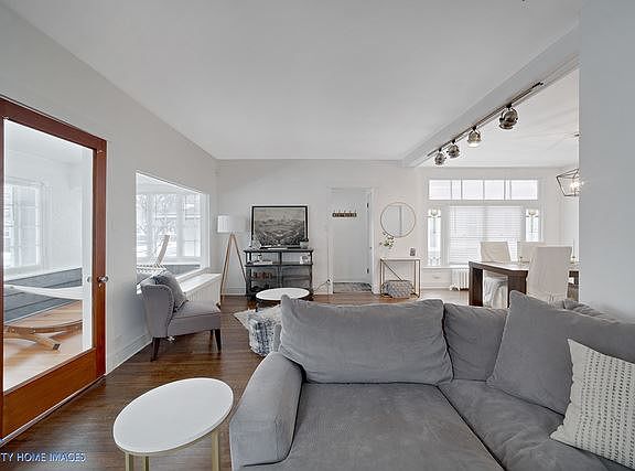 4th image of 4113 N Leamington Ave