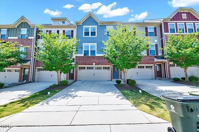 1008 Drayman Pl — Photo 2