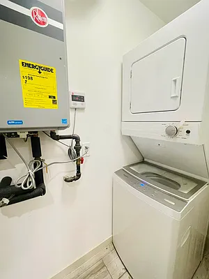 Rented by E Realty International Corp | media 29