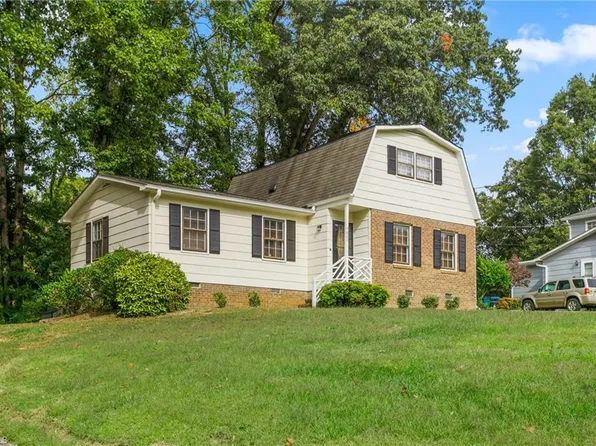 4809 Moutline Dr, Greensboro, NC 27409
