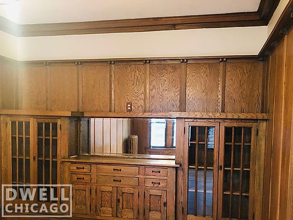 3rd image of 4068 N Kenmore Ave #3