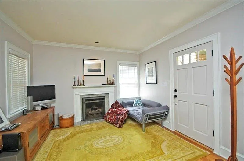 4 bed, 2.0 bath, 1825 sqft, $3,300 — Photo 4