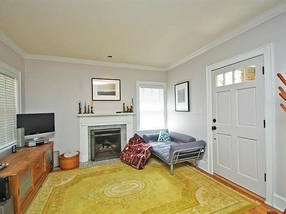 4th image of 412 Hilldale Dr