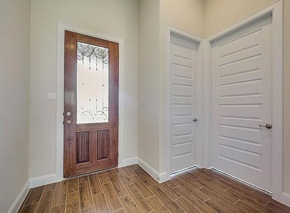 4th image of 6816 Leonardo Dr