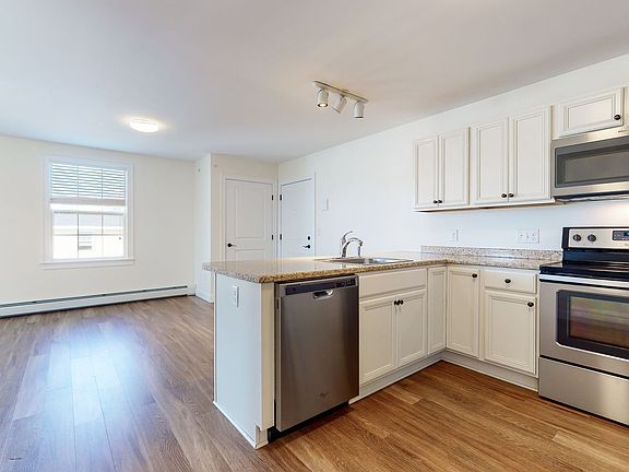 4th image of 30 Lydia Ln #2B-1Ba-948Sqft