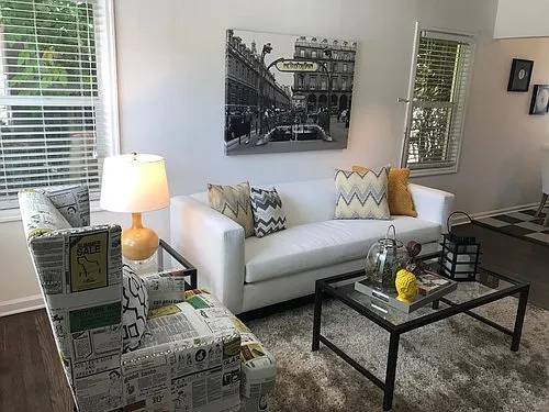 OPEN Saturday noon-1. Woodlawn Dekum 4plex - Corner Unit, Hardwoods, PATIO at Woodlawn Dekum — Photo 4