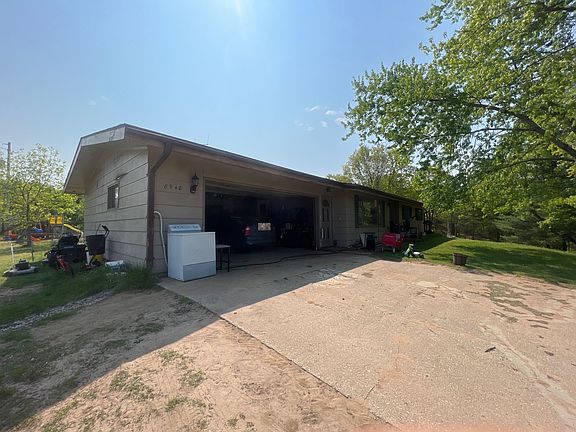 3rd image of 8948 N Warner Ave