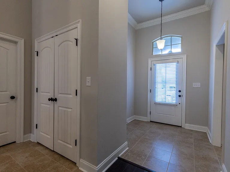 660 Turquoise Dr — Photo 2