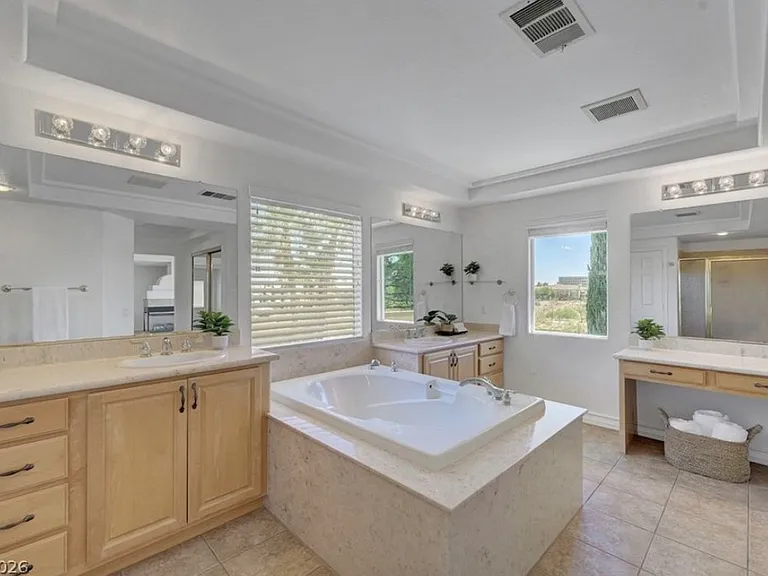 10757 Elk Lake Dr — Photo 18