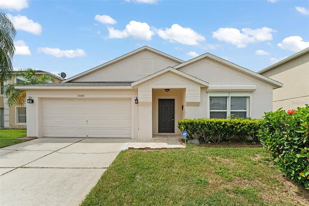 4 bed, 2.0 bath, 1913 sqft, $2,800 — Photo 2