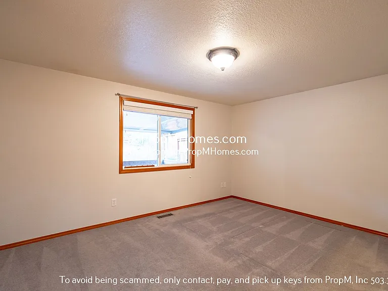 2627 SE Park Ave — Photo 8