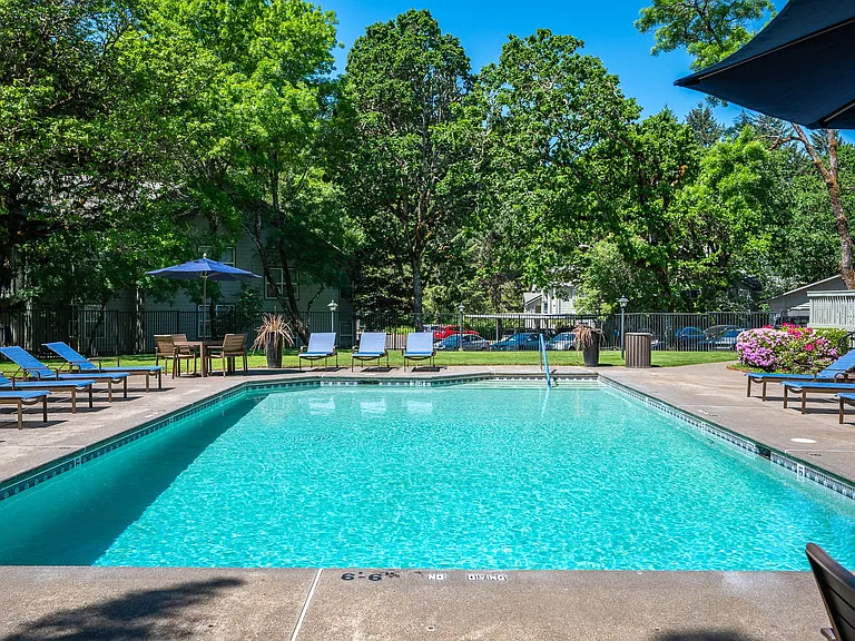 Witham Hill Oaks | Outdoor Pool