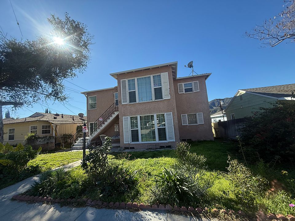 1st image of 2656 Montrose Ave