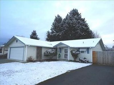 1010 Angler Ln, Grants Pass, OR, 97527