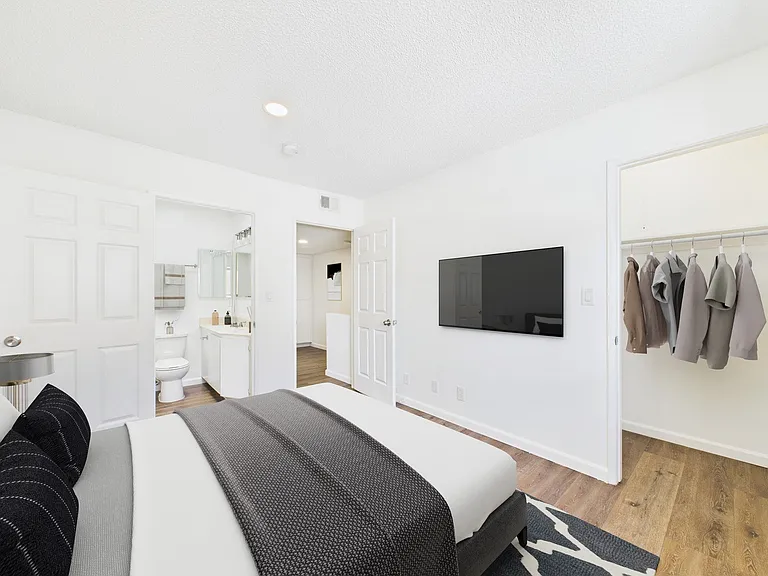 Mentone Apartments — Photo 6