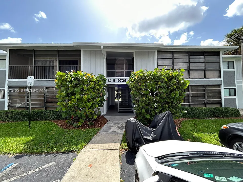 9729 Hammocks Blvd #105E