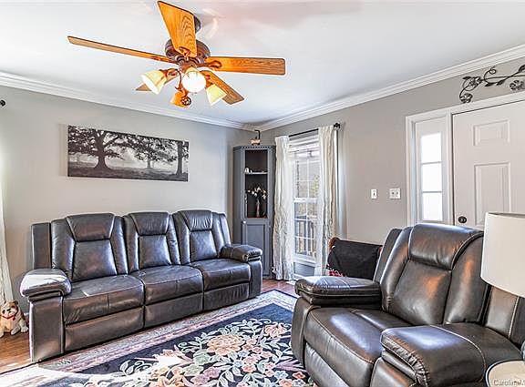 4th image of 71 Shenandoah Dr