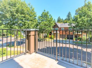 8205 SE Aspen Summit Dr UNIT 17, Portland, OR 97266