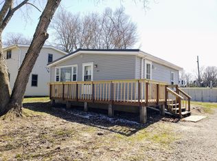 613 10th Ave N, Clear Lake, IA 50428
