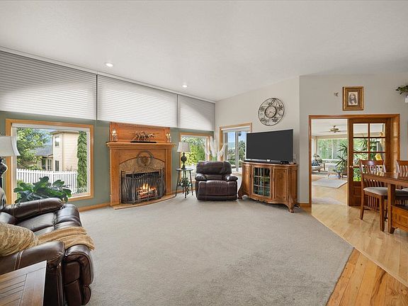 4th image of 2423 S Starlight Ln