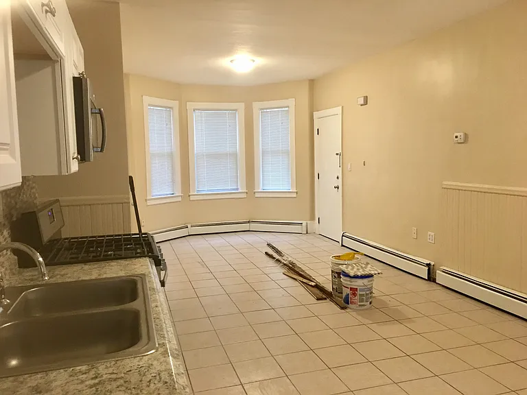 104 Knight St #3R — Photo 6