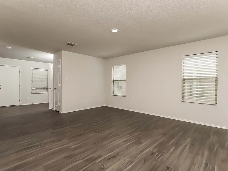 5523 Degan Way — Photo 15