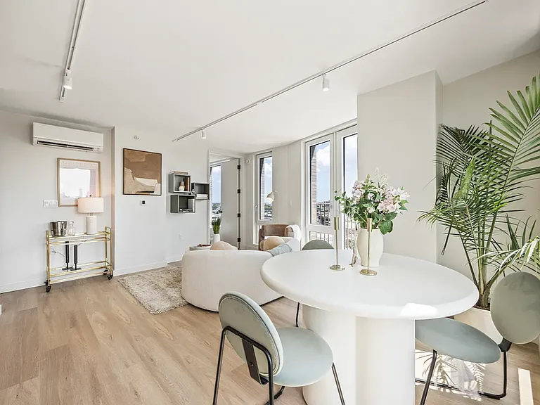 16 West St #W305 — Photo 3