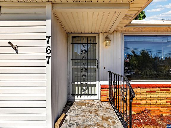 5th image of 767 Browning Ave S