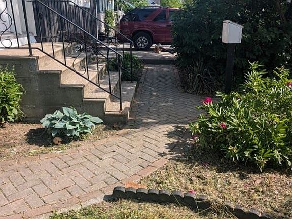 2nd image of 4774 3rd Ave