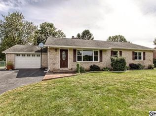 59 Country Club Rd, Carlisle, PA 17015