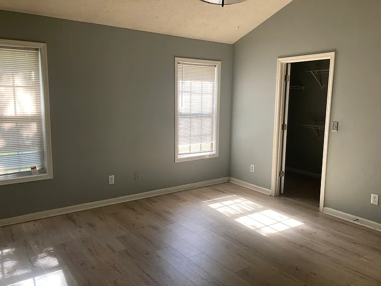 976 Sham Pointe Dr — Photo 7