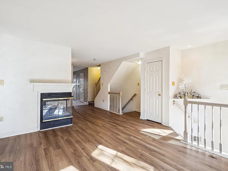 2409 Simpkins Farm Dr — Photo 31