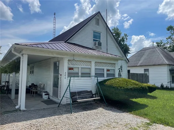 206 W Adams St, Toledo, IL 62468