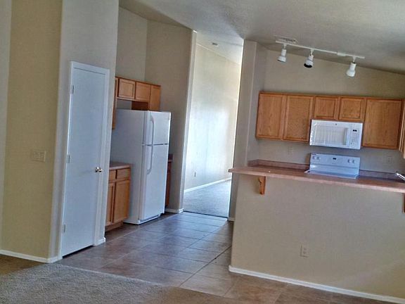 3rd image of 6030 W Jones Ave