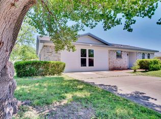 6937 Windy Hill Rd, Forest Hill, TX 76140