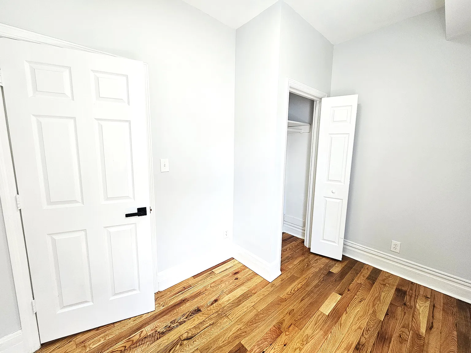 3 bed, $2,100 — Photo 4