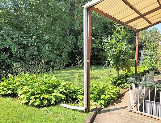 Sold by Julia Shildkret Real Estate Group | media 14