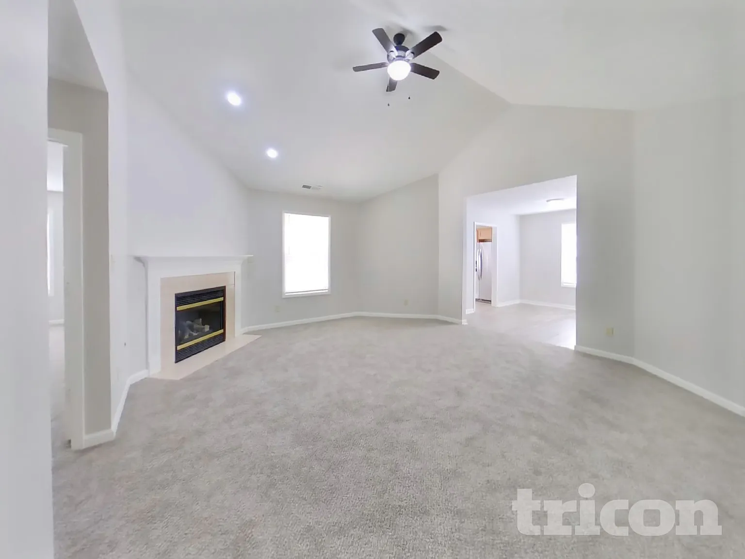 910 S Shore Ct Franklin IN — Photo 2