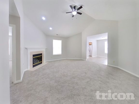 2nd image of 910 S Shore Ct