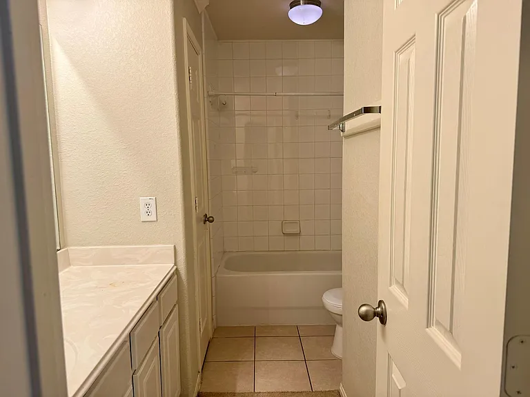 202 Almond Dr — Photo 13