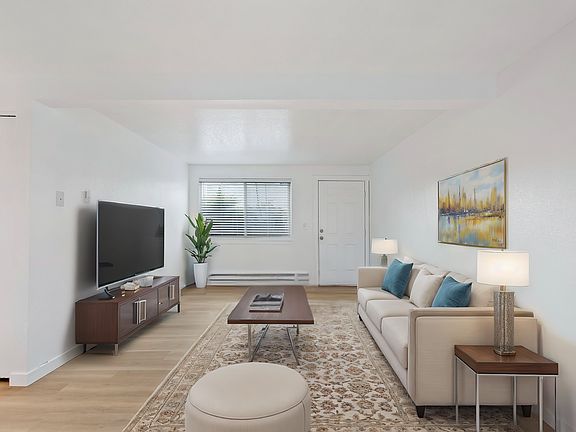 4th image of 1915 S Vista Ave #1933