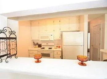 111 S Springview Dr — Photo 10