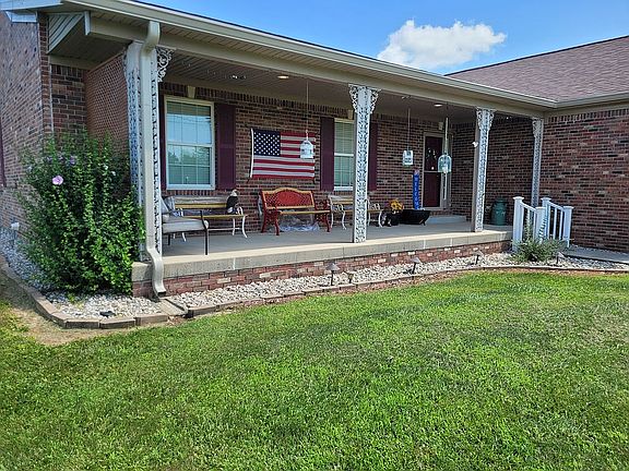 5th image of 3011 S Willowbrook Dr