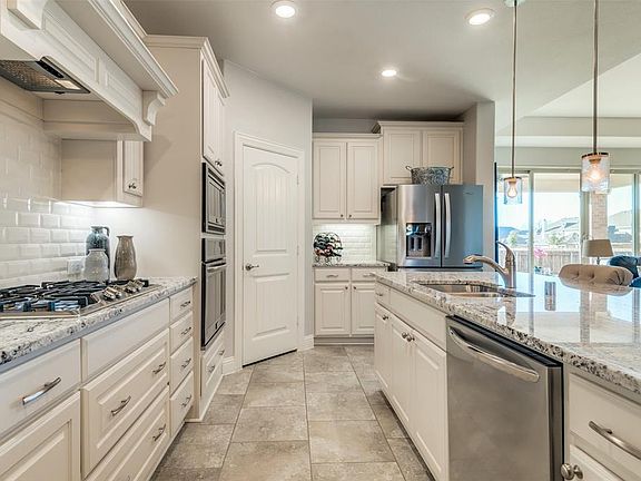 4th image of 821 Seymour Ct