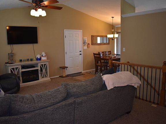 2nd image of 1153 N Richland Dr