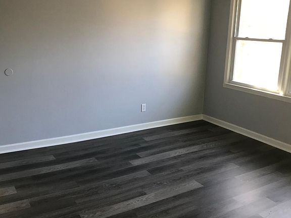 5th image of 3767 Paul St