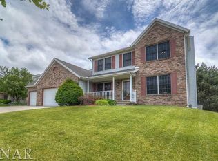 2505 Garlington Ln, Bloomington, IL 61704