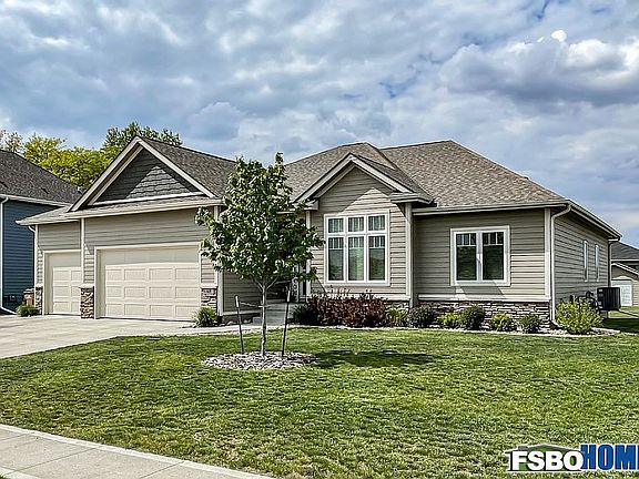 2nd image of 1801 Meadow Lark Dr