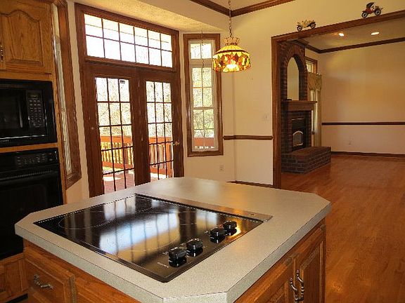5th image of 3264 Drury Ln